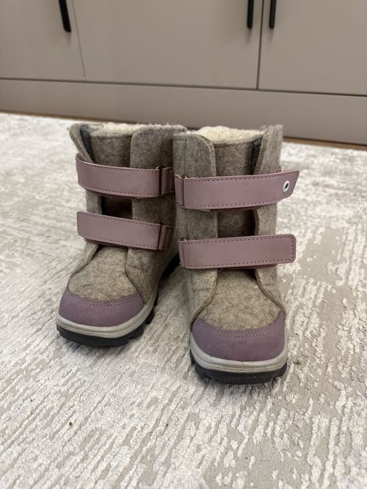 Продаю детские валенки