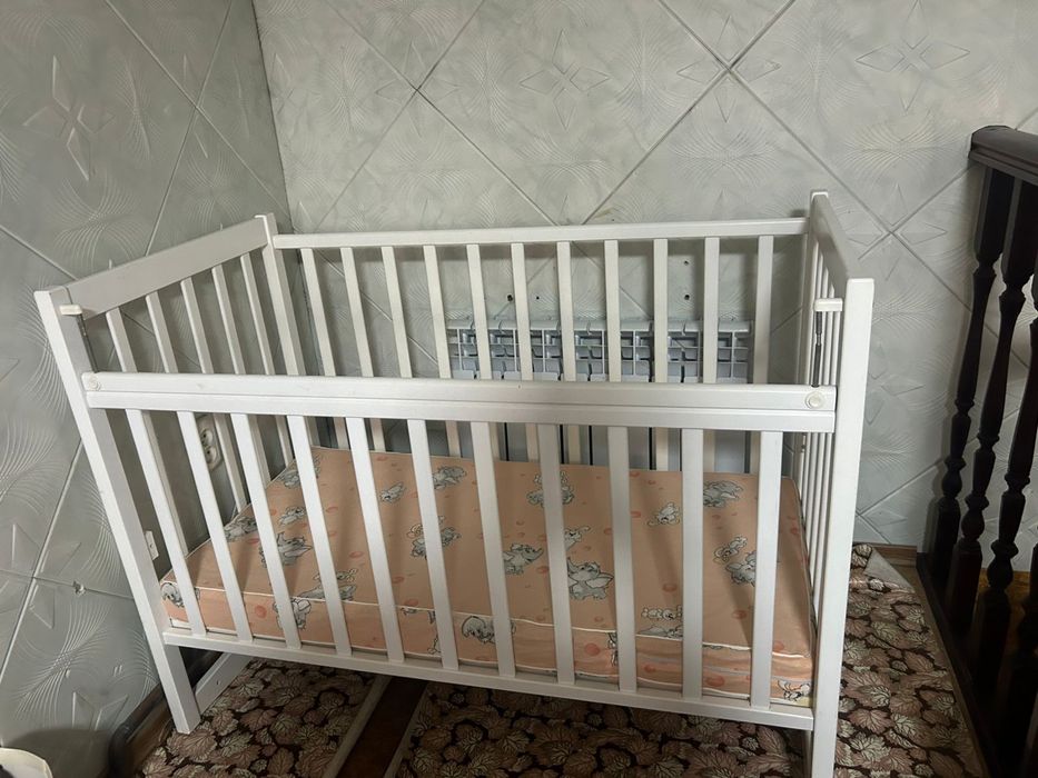 Детская кровать с  матрасом