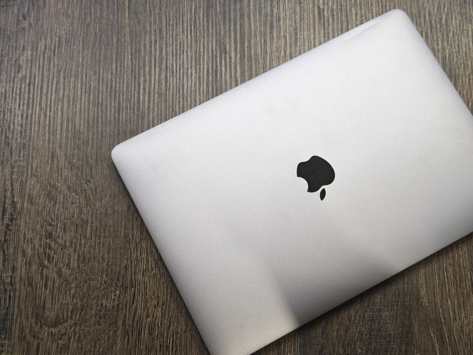 Macbook Pro 2017 8 GB RAM 256