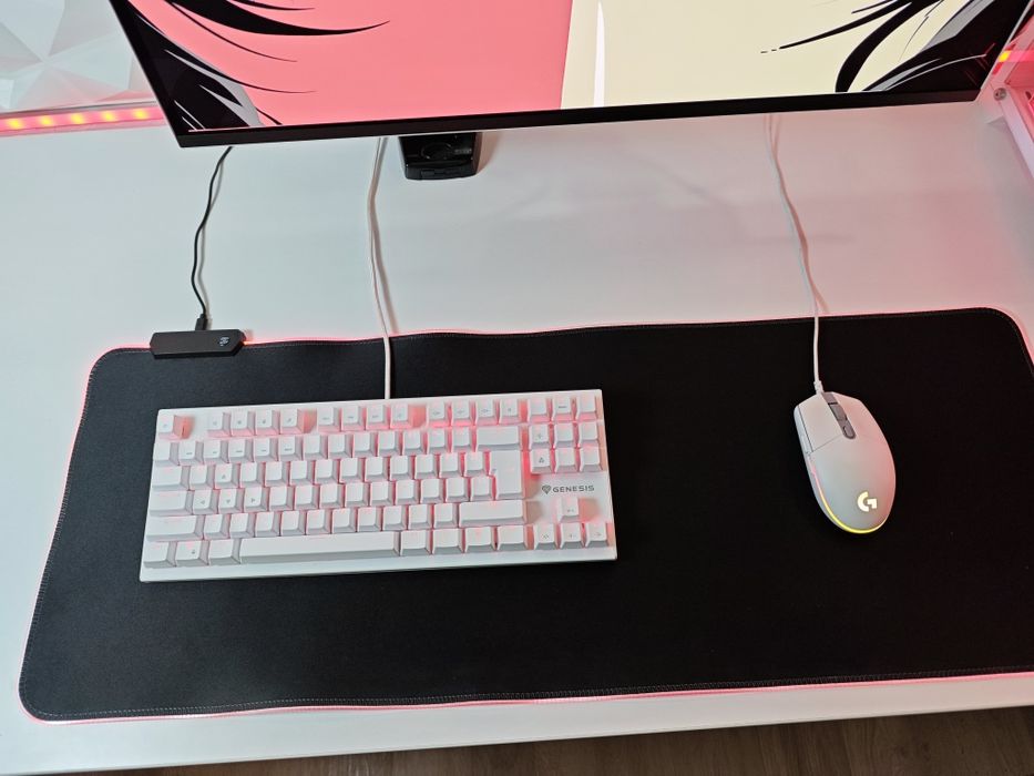 Пълен Геймърски Комплект:Genesis TKL 300 Thor Механична Клавиатура + Logitech G102 + RGB Mousepad( възможен е лек коментар)