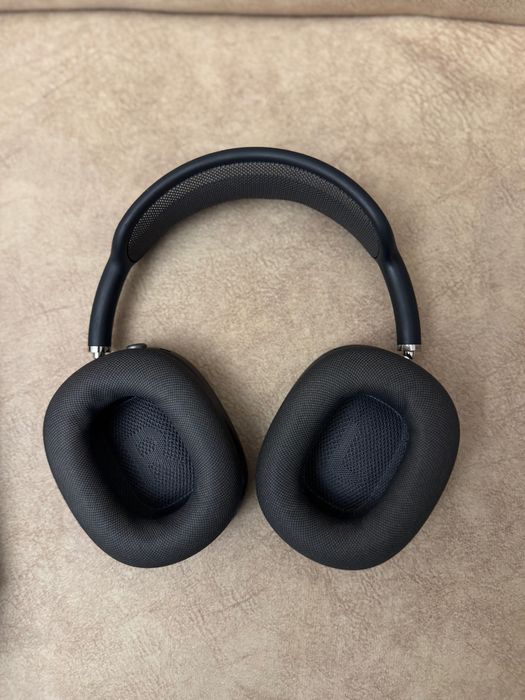 Продаю AirPods Max как новый