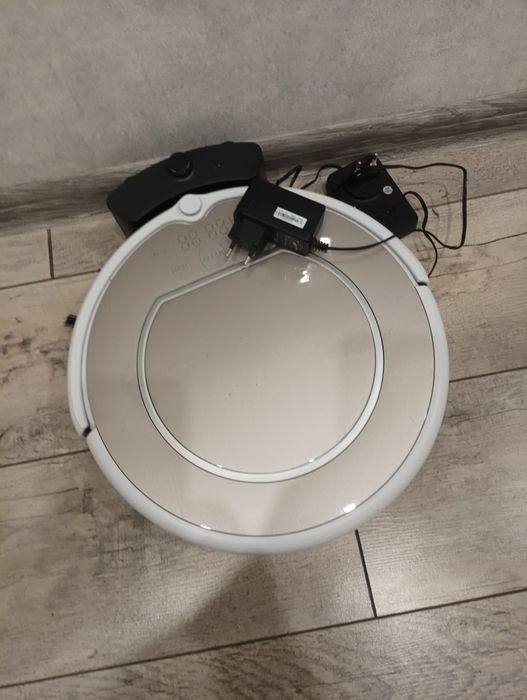 Робот пылесос продам