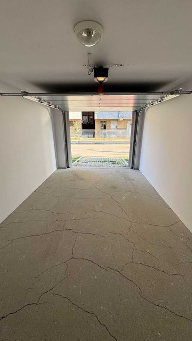 Дава се под наем Гараж / Паркомясто в Казанлък - 18 кв.м за 102 € - Снимка #1