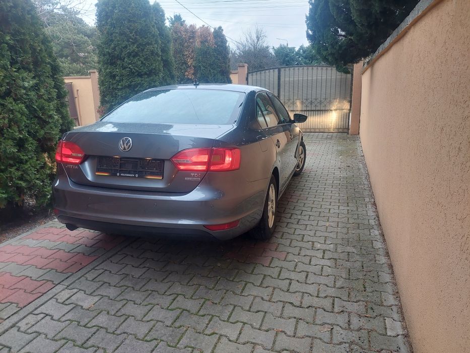 Vând  VW JETTA  1 6.TDI.