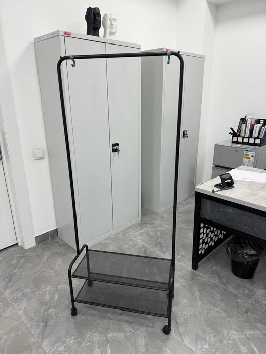 Вешалка для одежды в офис