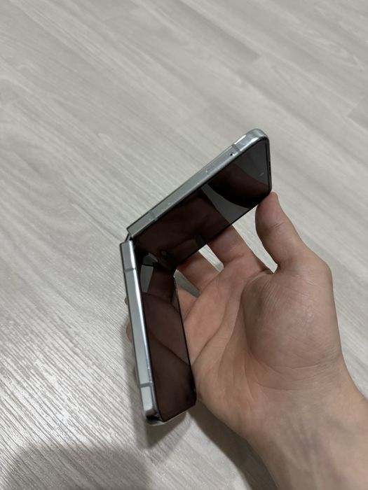 Samsung Z flip 5 256гб