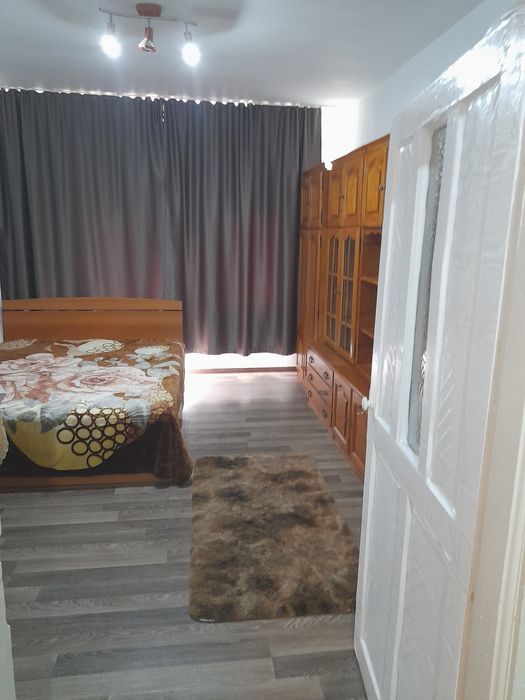 Inchiriez camera pe strada Crisan linga Nico Stil relatii la telefon 0768030861