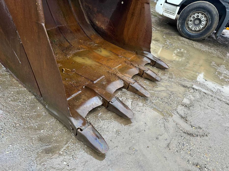 Cupa excavator 6 metri cubi