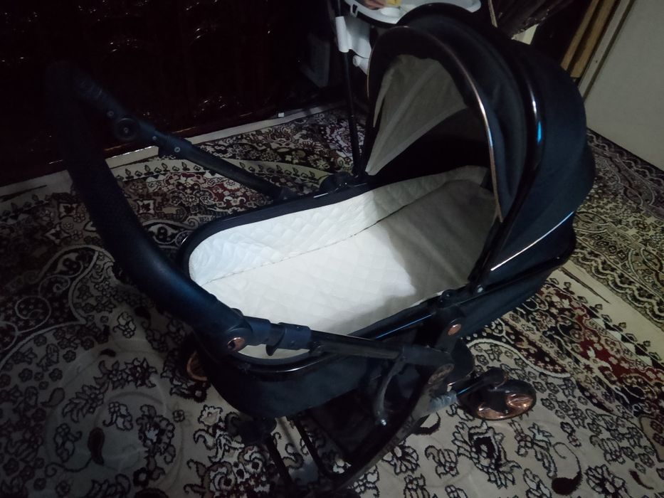 Детский коляска сотилади
