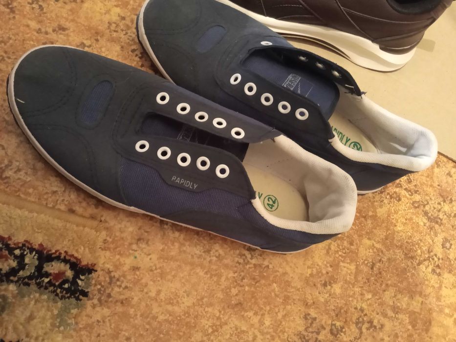 Продам кроссовки отличного качества