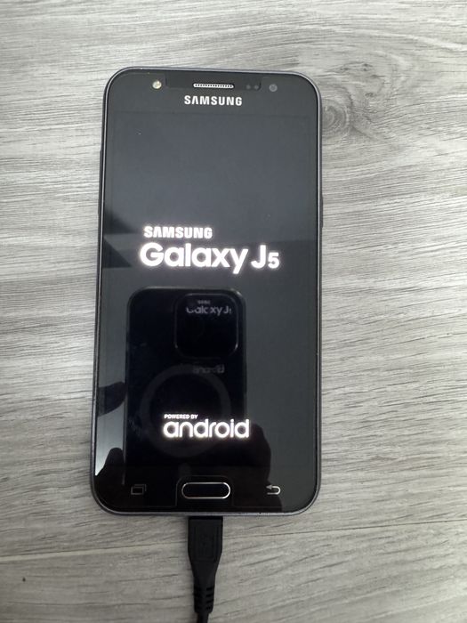 Samsung Galaxy J5 pentru piese