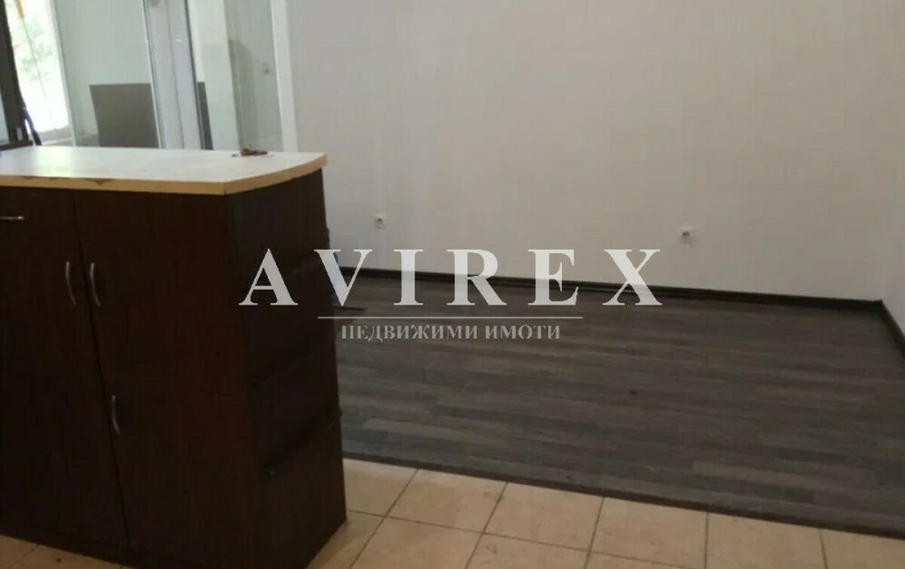 Продава се Тристаен апартамент в Пловдив, Тракия - 68 кв.м за 960 €/кв.м - Снимка #1