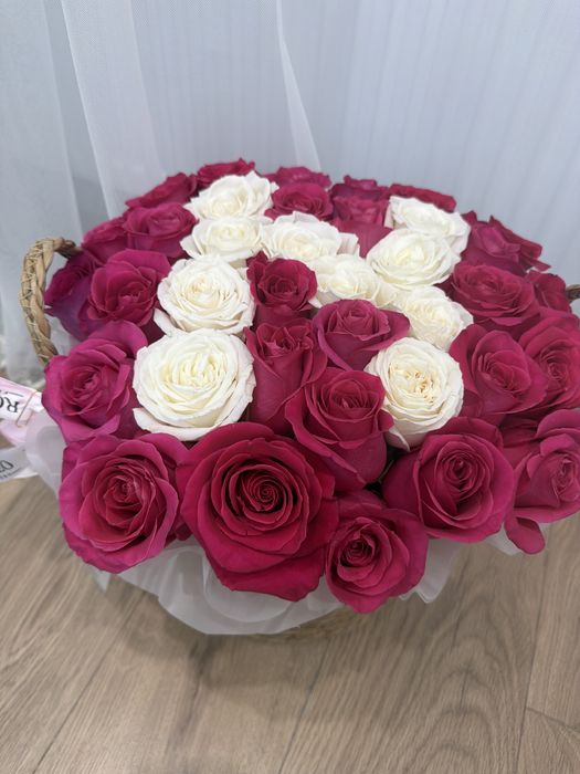 Розы розовые и белые 39