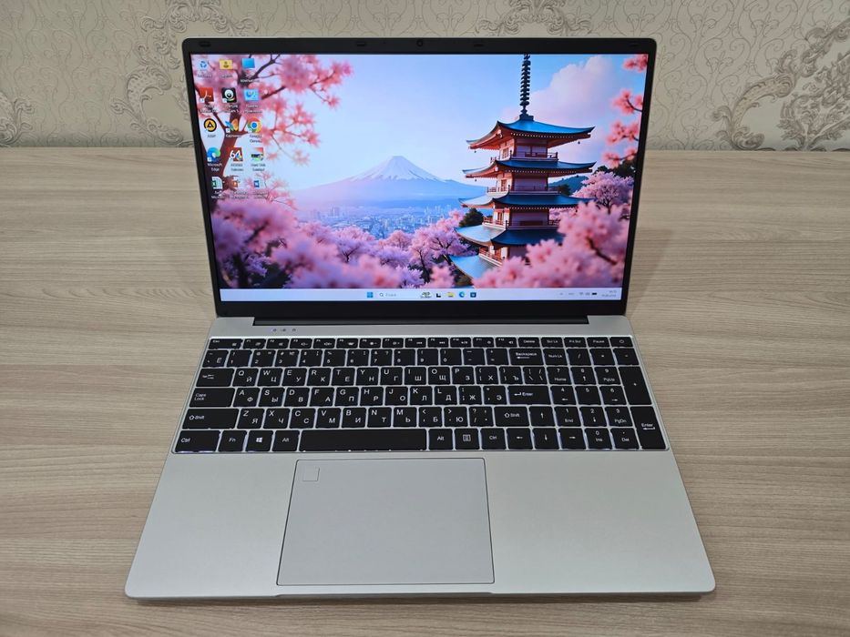 Nova, 4-ядерный, SSD 512Gb, Ram 16Gb, Full HD IPS
