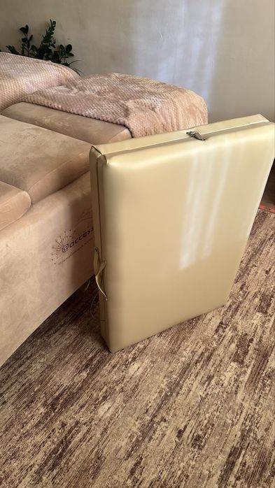 Продам кушетки. 2 штуки