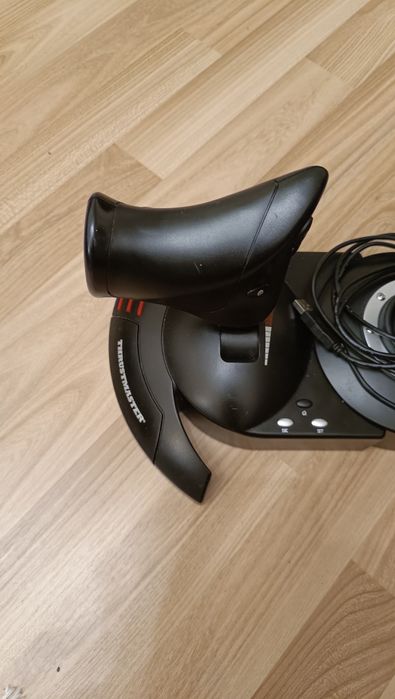 thrustmaster t flight hotas, simulator avion, joystick