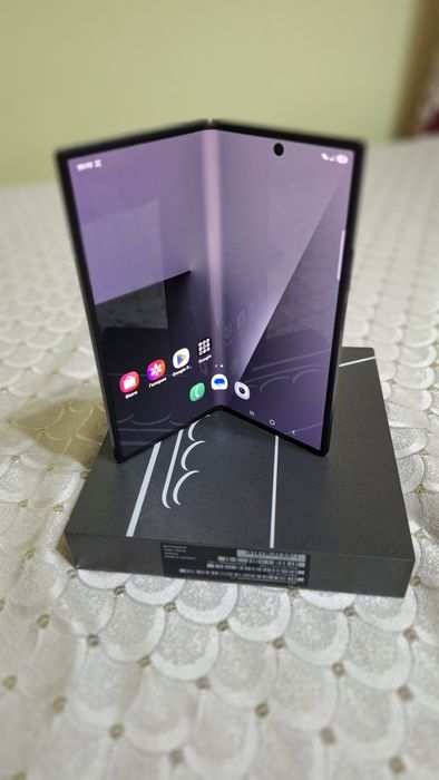 Samsung galaxy Z fold 7 12/256gb