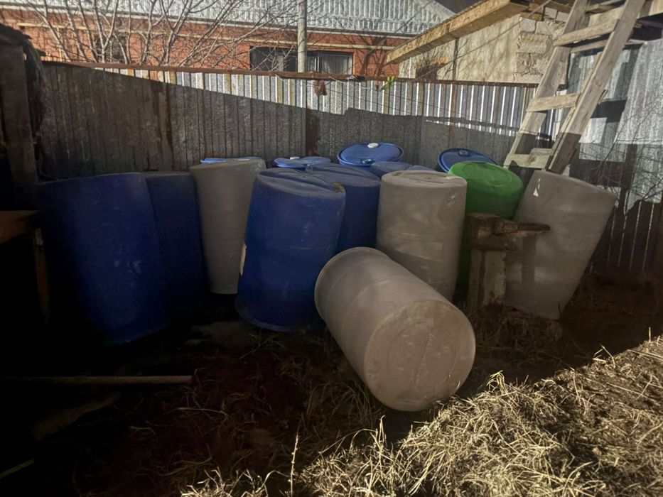 Пластмассовые бочки 200литр