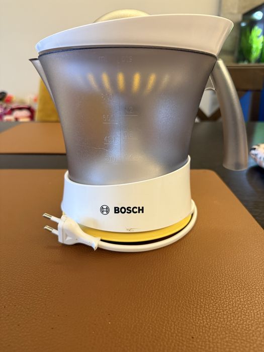 Електрическа цитрус преса Bosch 600 ml – отлично състояние