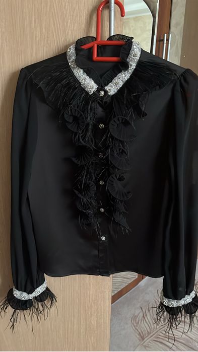 Красивая новая кофта , блузка