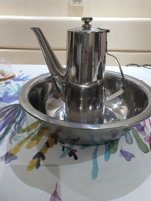 Кувшин с миской.