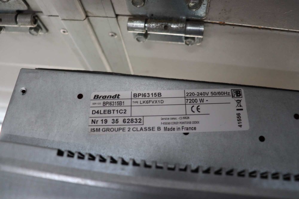 Brandt BPI6315B Вградена индукционна керамична плоча, черна – (Вградена, Индукционна плоча/, Черна, Неплъзгаща се, против хлъзгане) ЛЕК ДЕФЕКТ