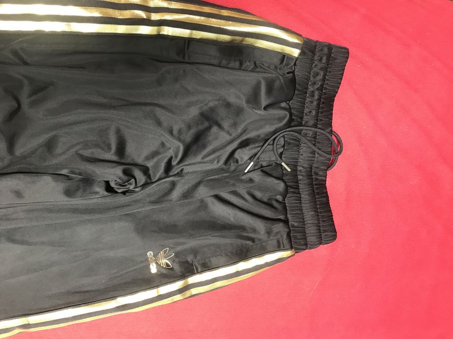 Pantaloni adidas originals femei