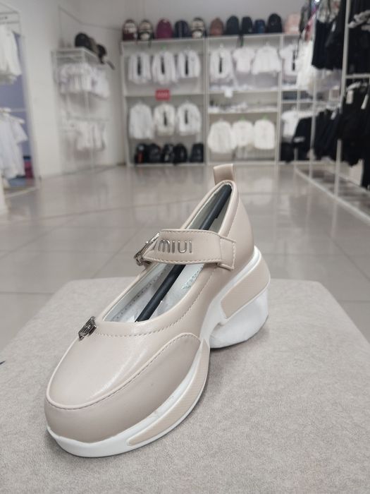 Обувь для младшей школьников