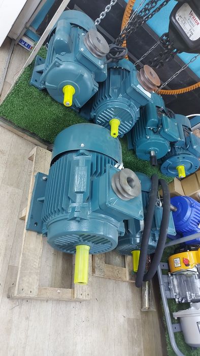 Электродвигатель,мотор, двигатель 3к 3000 об 220вт