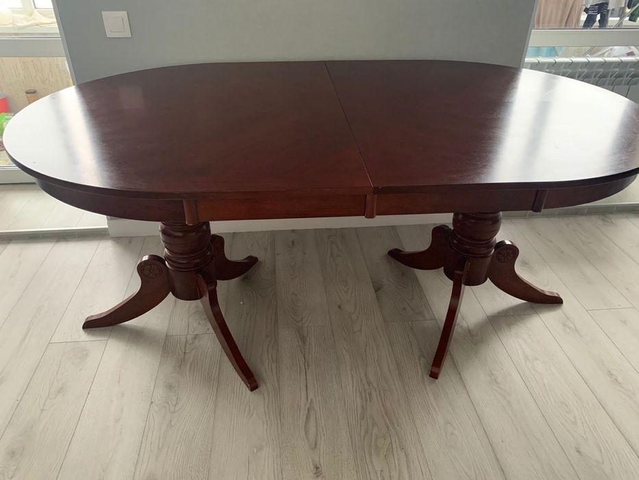 Стол гостевой малайзия, в идеале