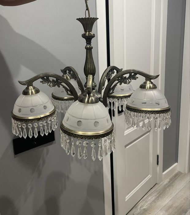 Продается люстра б/у в отличном состоянии