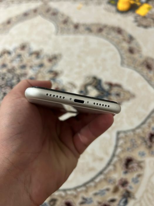 Продам Iphone 11 White