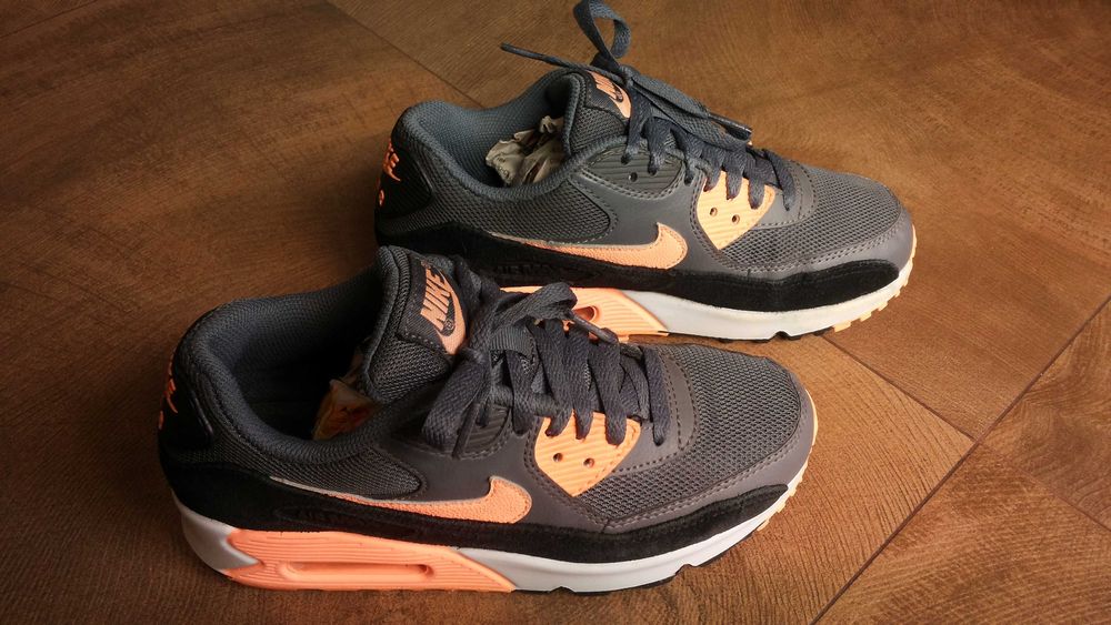 NIKE AIR MAX 90 ESSENTIAL SUNSET GLOW BLACK PLATINUM размер EUR 37,5 / UK 4 маратонки 114-13-S