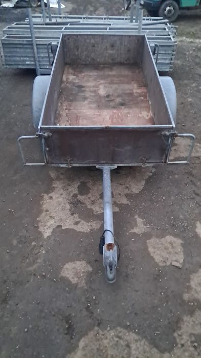 Vând remorcă 600kg 750KG