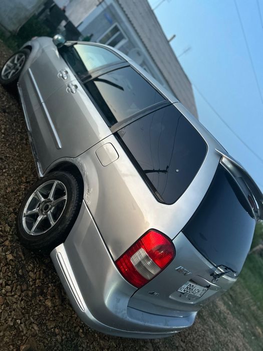 Продам семейный авто