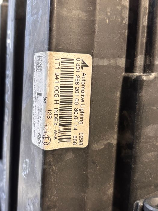 Ляв фар за Volkswagen Touran 2