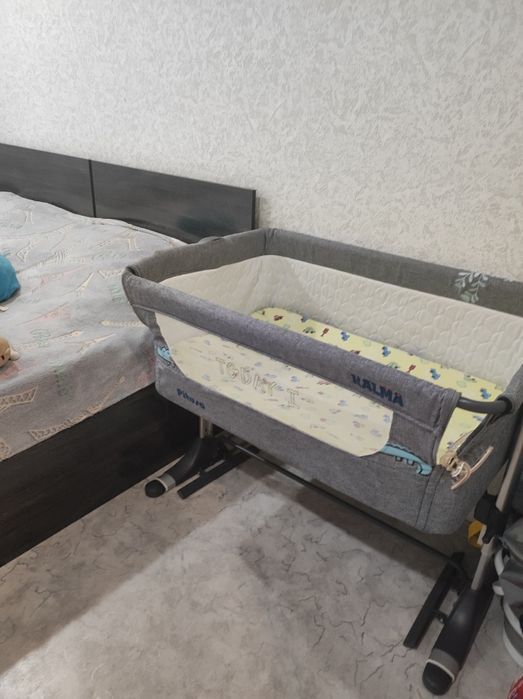 Продам кроватку- манеж