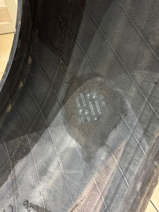 Продам резину 275/40 r21