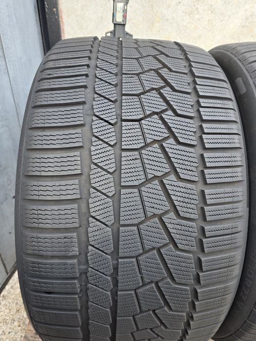 Vand două anvelope de iarna continental  315 30 22 dot 3423