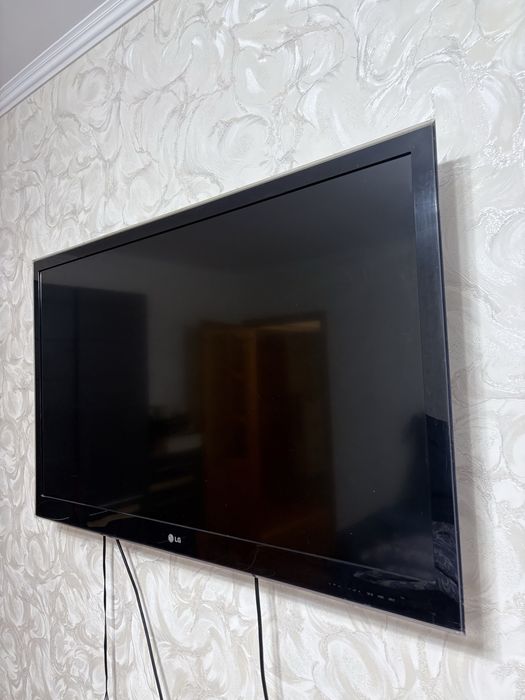 продам телевизор LG