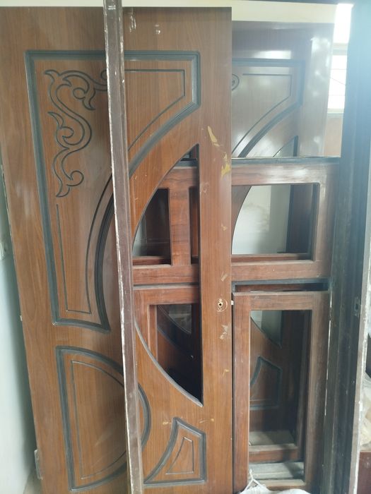 Eshik va oynalar sotiladi