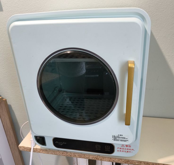 UV стерилизатор за бебешки принадлежности