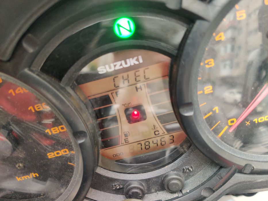 Suzuki V-Strom DL  650 avariat