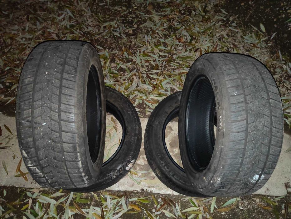 Vând anvelope iarna