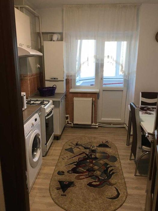 Închiriez apartament cu 2 camere(catedrală)