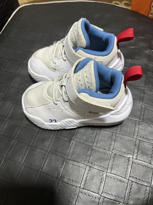 Adidași Nike Jordan