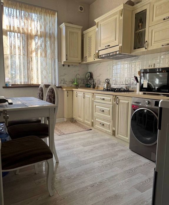 Продаётся квартира  Салам чойхона 2 комнатная