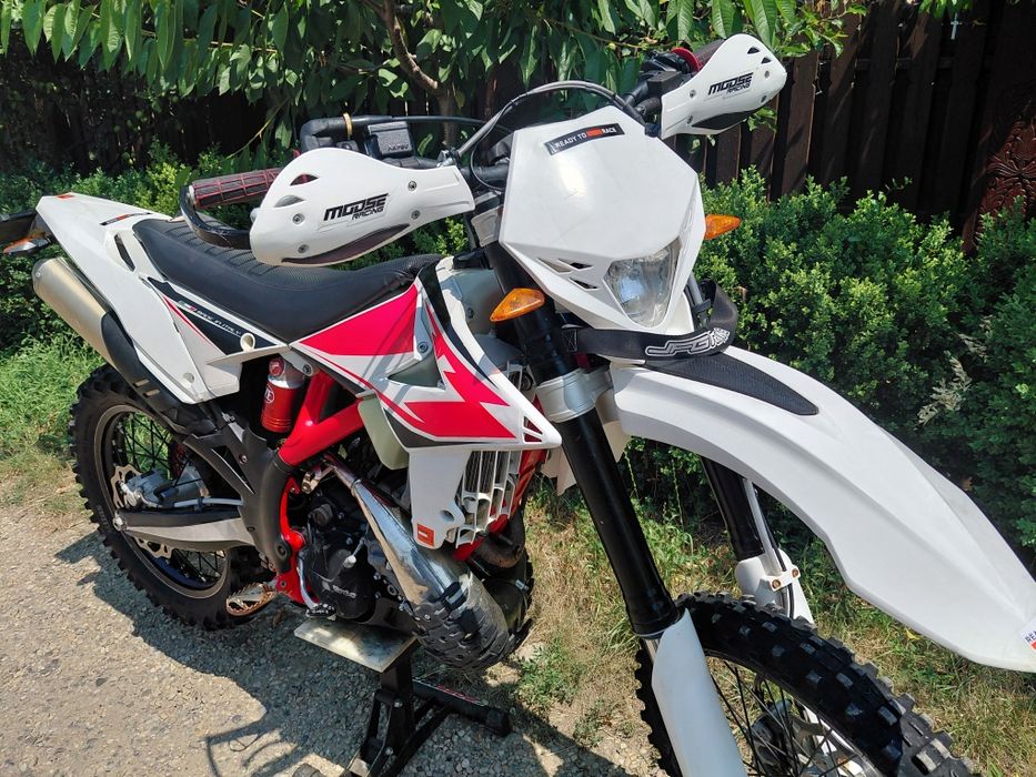 Vând Beta 200 RR