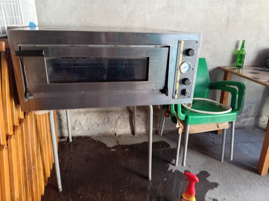 Vand cuptor de pizza