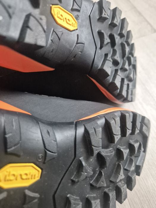 Горные ботинки новые